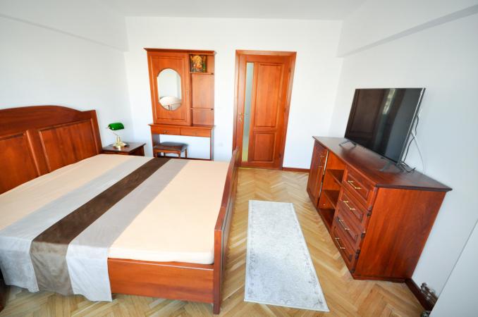 Piata Unirii Fantani Apartam 3 camere Decom Centrala Proprie