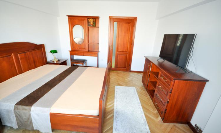 Piata Unirii Fantani Apartam 3 camere Decom Centrala Proprie