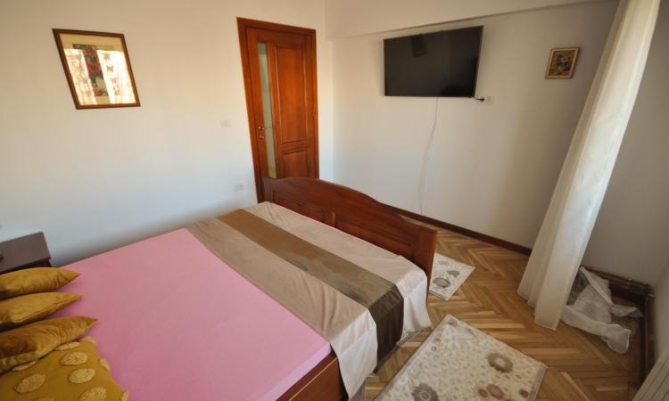 Piata Unirii Fantani Apartam 3 camere Decom Centrala Proprie