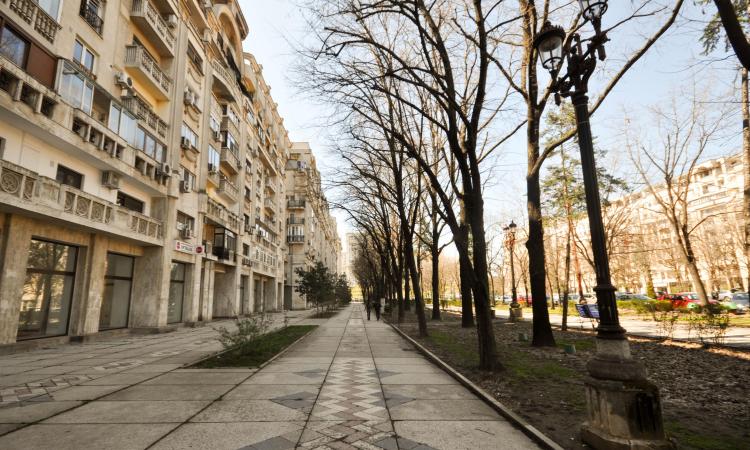 Piata Unirii Fantani Apartam 3 camere Decom Centrala Proprie