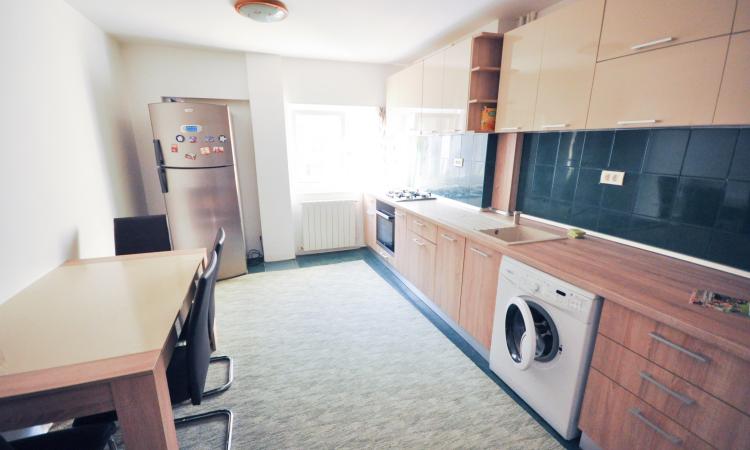 Decebal Alba Iulia Muncii Apartament 4 camere 100mp Etaj 3/8