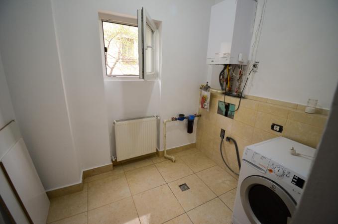 Spatiu Birouri 122 mp 3cam - Romana -ASE- parter -renovat 2021