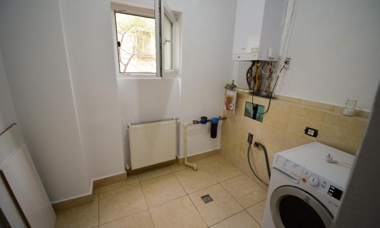 Spatiu Birouri 122 mp 3cam - Romana -ASE- parter -renovat 2021
