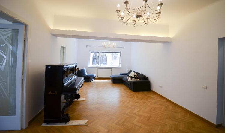 Spatiu Birouri 122 mp 3cam - Romana -ASE- parter -renovat 2021