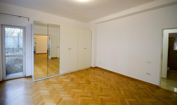 Spatiu Birouri 122 mp 3cam - Romana -ASE- parter -renovat 2021