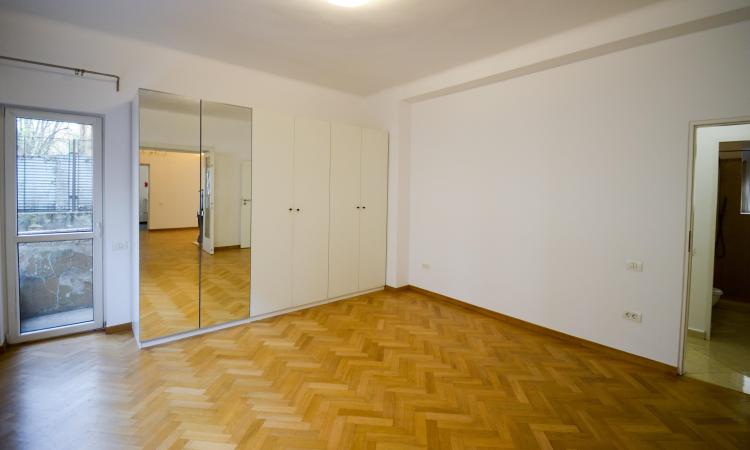 Spatiu Birouri 122 mp 3cam - Romana -ASE- parter -renovat 2021