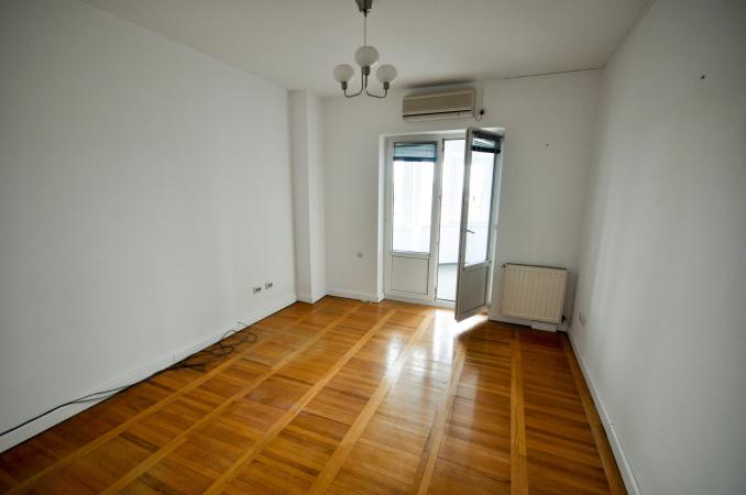Vitan Mall Spatiu birouri 4 camere Decomandat 110mp