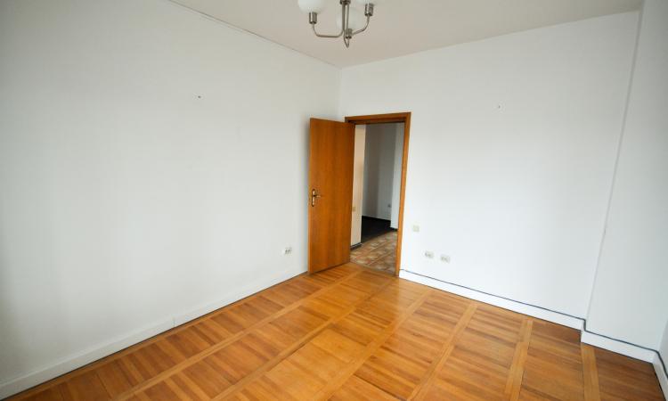 Vitan Mall Spatiu birouri 4 camere Decomandat 110mp