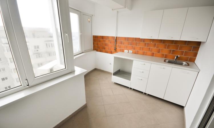 Vitan Mall Spatiu birouri 4 camere Decomandat 110mp