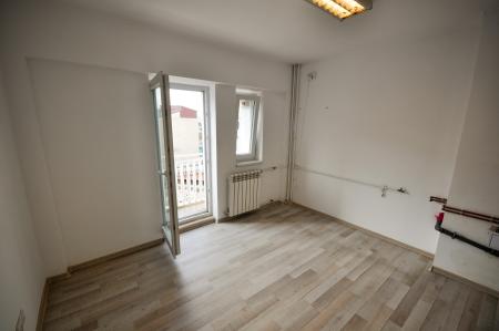Piata Unirii Fantani Spatiu birouri 4 camere 100mp
