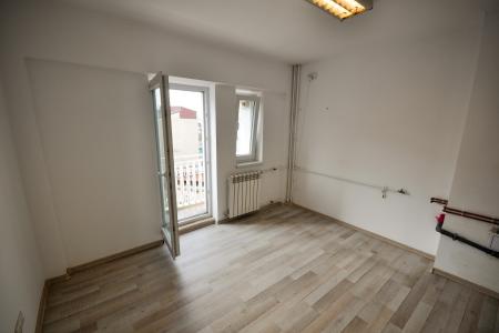 Piata Unirii Fantani Spatiu birouri 4 camere 100mp