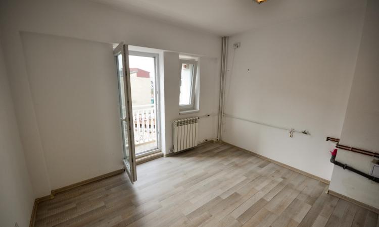 Piata Unirii Fantani Spatiu birouri 4 camere 100mp