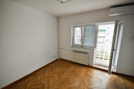 Piata Unirii Fantani Spatiu birouri 4 camere 100mp