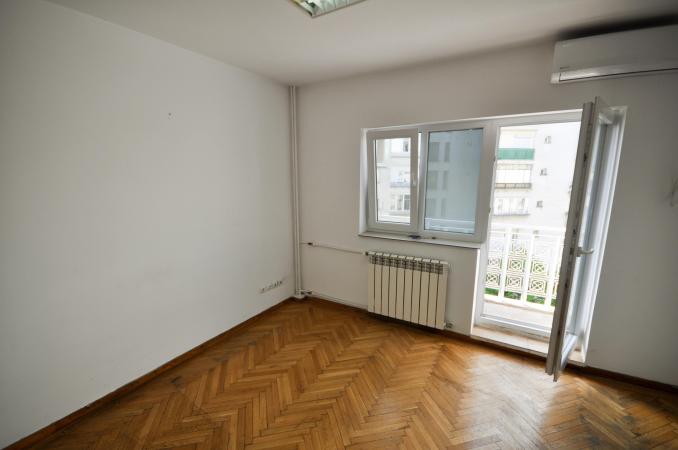 Piata Unirii Fantani Spatiu birouri 4 camere 100mp