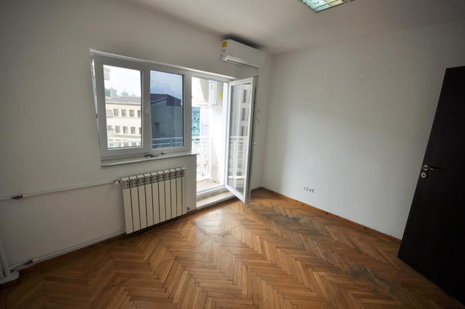 Piata Unirii Fantani Spatiu birouri 4 camere 100mp