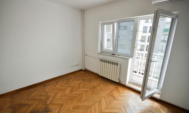 Piata Unirii Fantani Spatiu birouri 4 camere 100mp