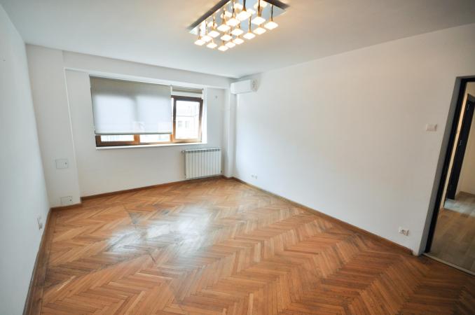 Piata Unirii Fantani Spatiu birouri 4 camere 100mp
