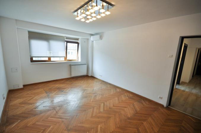 Piata Unirii Fantani Spatiu birouri 4 camere 100mp