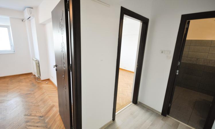 Piata Unirii Fantani Spatiu birouri 4 camere 100mp