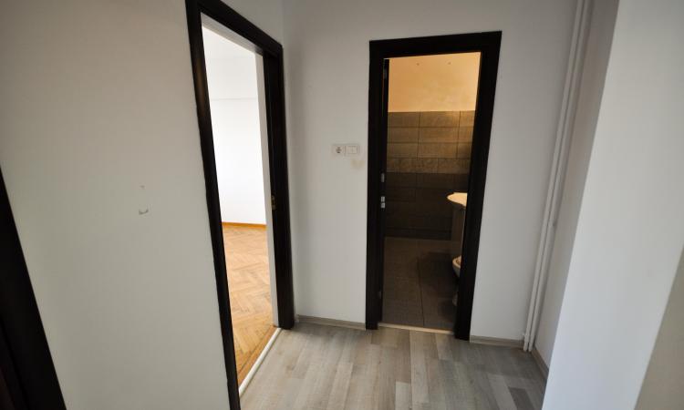 Piata Unirii Fantani Spatiu birouri 4 camere 100mp