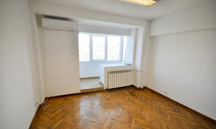 Piata Unirii Fantani Spatiu birouri 4 camere 100mp