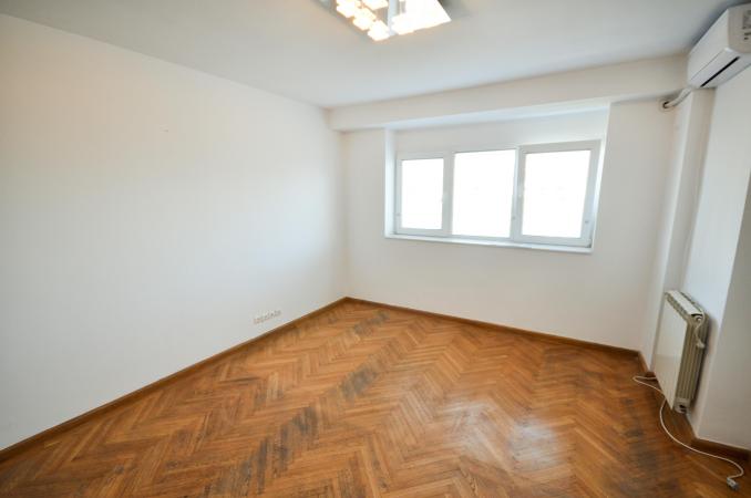 Piata Unirii Fantani Spatiu birouri 4 camere 100mp