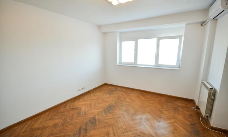 Piata Unirii Fantani Spatiu birouri 4 camere 100mp
