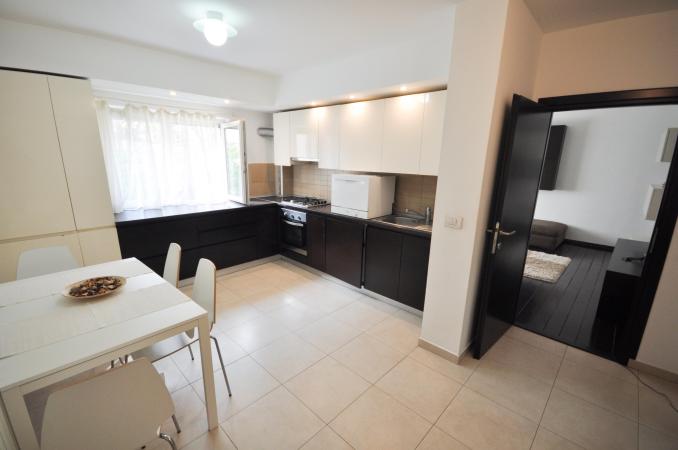 Decebal-Bld. Decebal-Piata Alba Iulia-3 camere-complet renovat