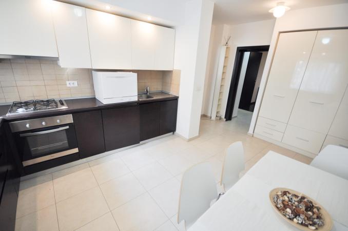 Decebal-Bld. Decebal-Piata Alba Iulia-3 camere-complet renovat