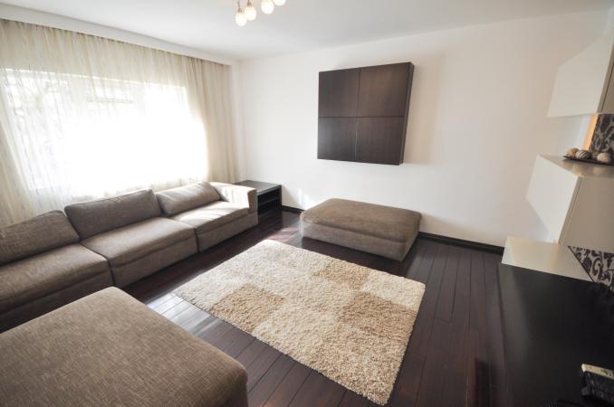 Decebal-Bld. Decebal-Piata Alba Iulia-3 camere-complet renovat