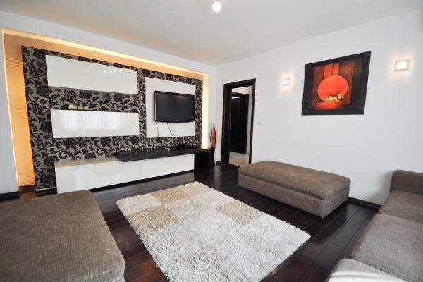 Decebal-Bld. Decebal-Piata Alba Iulia-3 camere-complet renovat