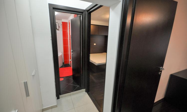 Decebal-Bld. Decebal-Piata Alba Iulia-3 camere-complet renovat