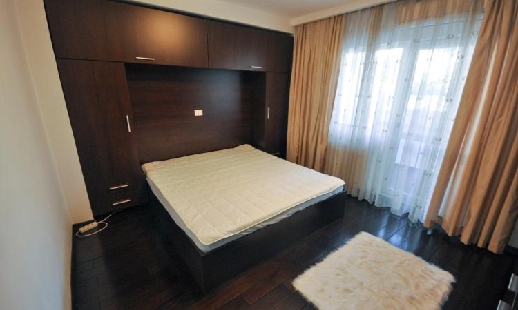 Decebal-Bld. Decebal-Piata Alba Iulia-3 camere-complet renovat