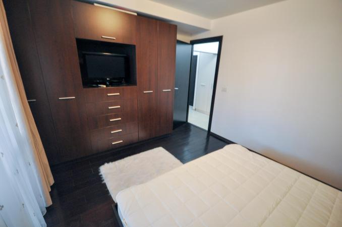 Decebal-Bld. Decebal-Piata Alba Iulia-3 camere-complet renovat