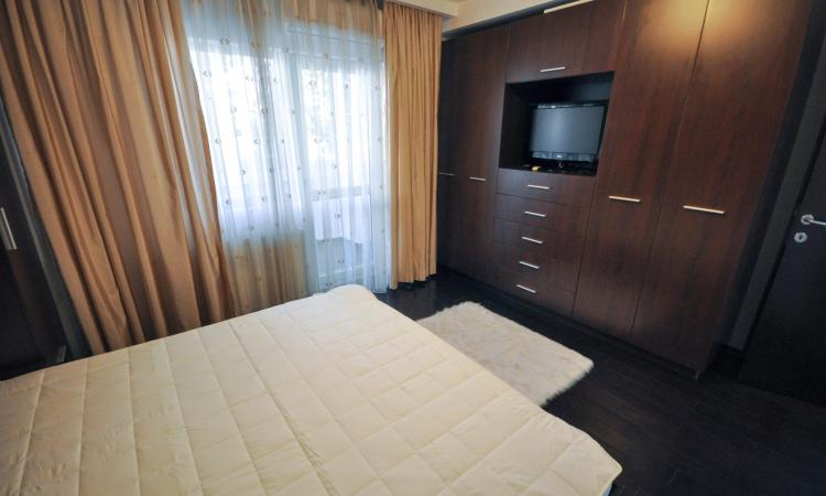 Decebal-Bld. Decebal-Piata Alba Iulia-3 camere-complet renovat