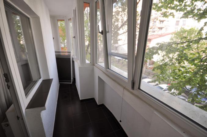 Decebal-Bld. Decebal-Piata Alba Iulia-3 camere-complet renovat