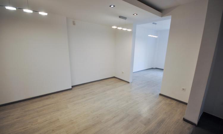 Unirii Piata Alba Iulia Spatiu birouri 8 camere Vila D+P+E 200mp
