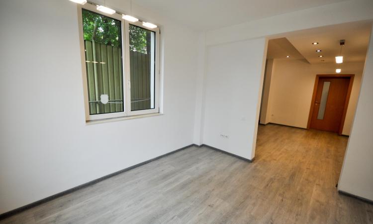 Unirii Piata Alba Iulia Spatiu birouri 8 camere Vila D+P+E 200mp