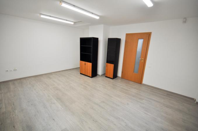 Unirii Piata Alba Iulia Spatiu birouri 8 camere Vila D+P+E 200mp