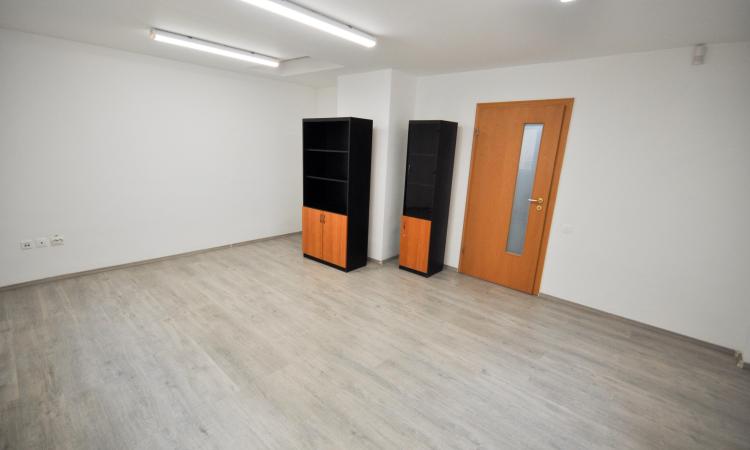 Unirii Piata Alba Iulia Spatiu birouri 8 camere Vila D+P+E 200mp