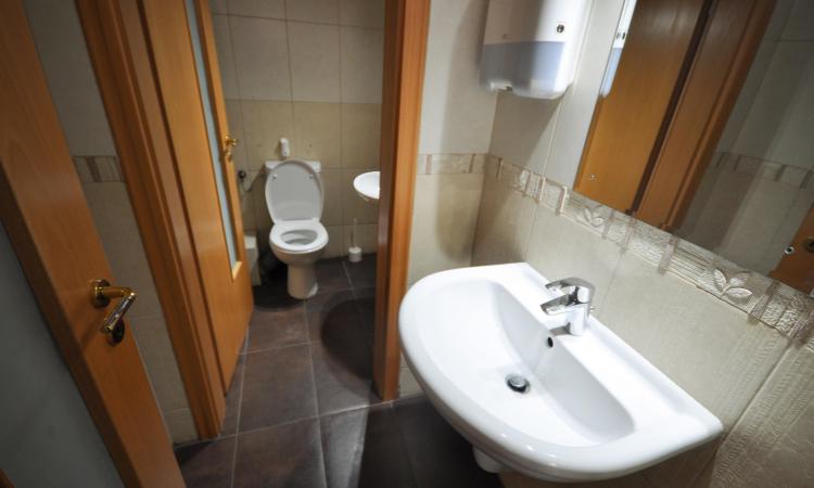 Unirii Piata Alba Iulia Spatiu birouri 8 camere Vila D+P+E 200mp