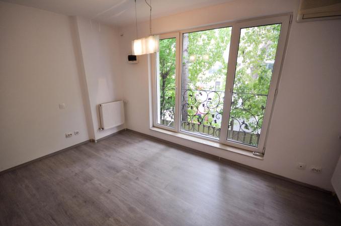 Unirii Piata Alba Iulia Spatiu birouri 8 camere Vila D+P+E 200mp