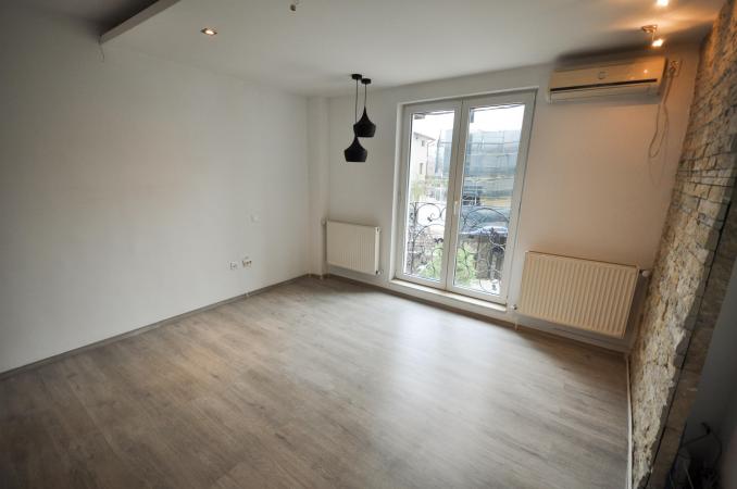 Unirii Piata Alba Iulia Spatiu birouri 8 camere Vila D+P+E 200mp