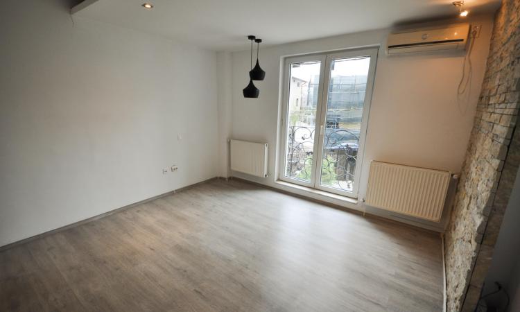 Unirii Piata Alba Iulia Spatiu birouri 8 camere Vila D+P+E 200mp