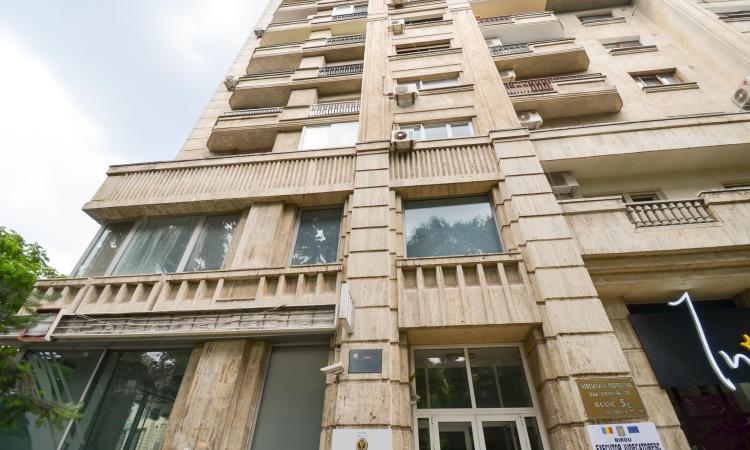 Apartament 3 camere - mobilat/utilat -Bulevardul Unirii 20 - Fantani