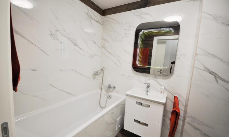 Piata Unirii Apartament 3 camere Bloc Nou Lux Terasa Centrala Parcare