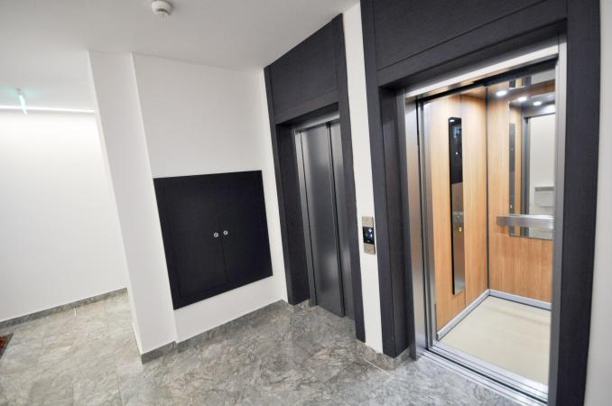 Piata Unirii Apartament 3 camere Bloc Nou Lux Terasa Centrala Parcare