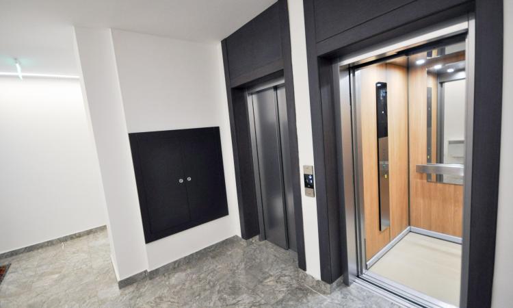 Piata Unirii Apartament 3 camere Bloc Nou Lux Terasa Centrala Parcare