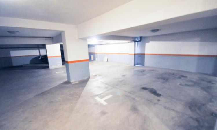 Decebal Delea Calarasi Apar 3 camere Bloc NOU Parcare Balcon Centrala