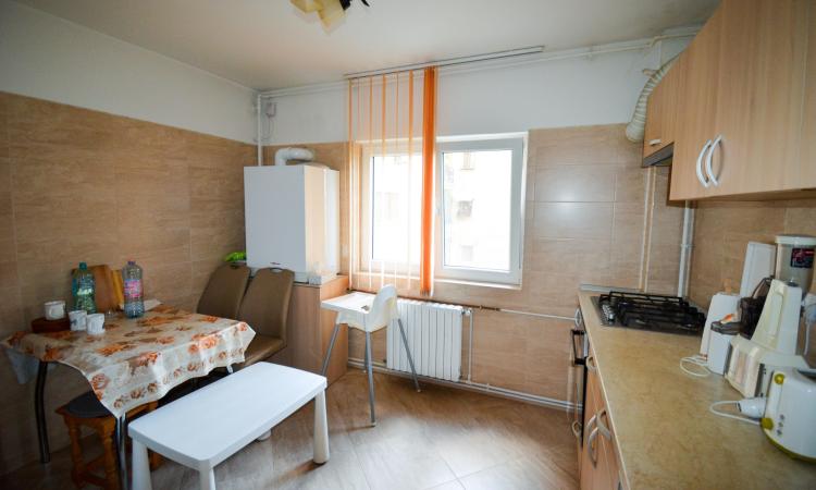 Apartament 3 camere - Centrala proprie - Panait Cerna - Nerva Traian